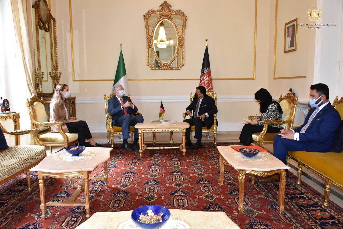 Ambassador Khalid Ahmad Zakaria meets with the Permanent Representative of the Kingdom of the Netherlands to RAs.